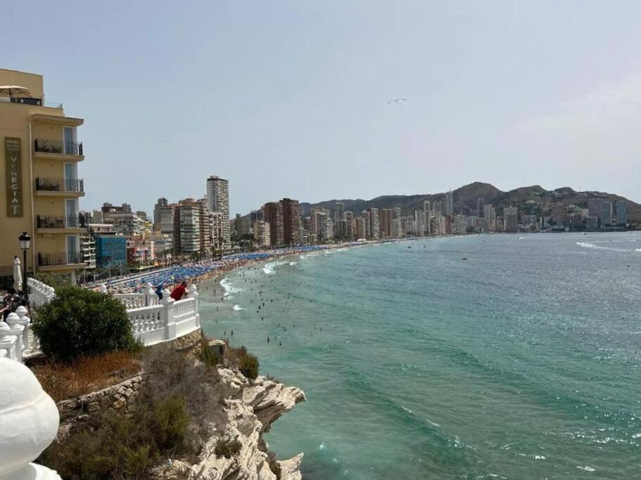 Appartamento Apartamento céntrico y en primera línea de playa Benidorm Esterno foto