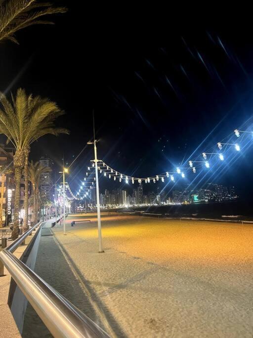 Appartamento Apartamento céntrico y en primera línea de playa Benidorm Esterno foto