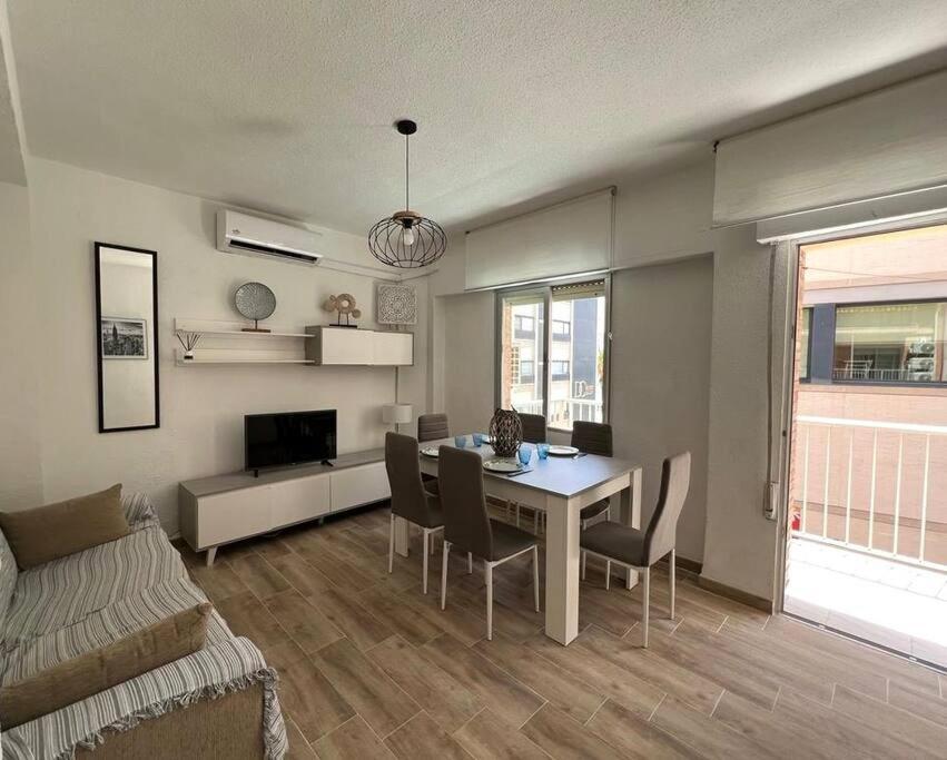 Appartamento Apartamento céntrico y en primera línea de playa Benidorm Esterno foto